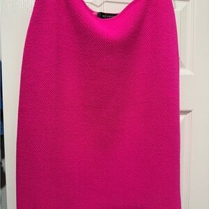 St. John Fuchsia Knit Skirt - Size 6